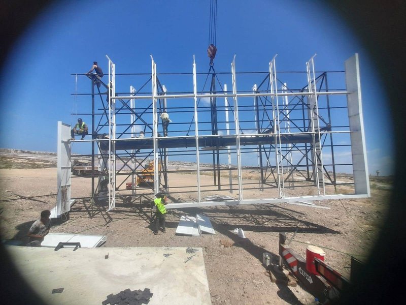 Structures & Installations