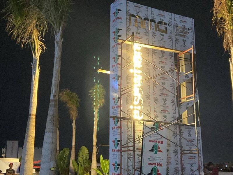 Structures & Installations